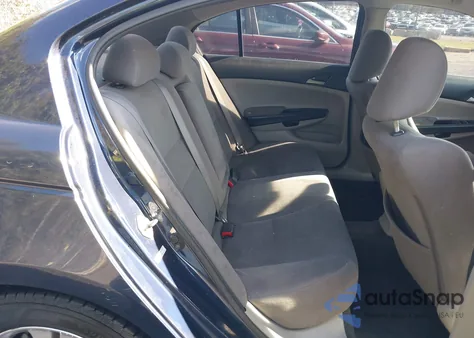 2011 Honda Accord Lxp z USA, uszkodzony, nr VIN 1HGCP2F44BA055547